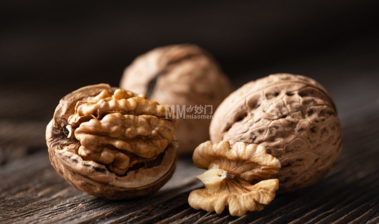 都市人低成本养生指南:核桃的功效与正确食用方法-资讯信息-妙门养生体验网 都市人低成本养生指南:核桃的功效与正确食用方法-资讯信息-妙门养生体验网