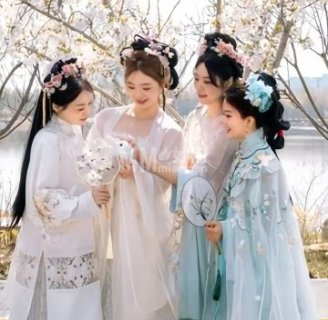 山海月汉服摄影工作室