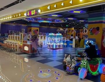 咘隆家族主题乐园（新华百货店）