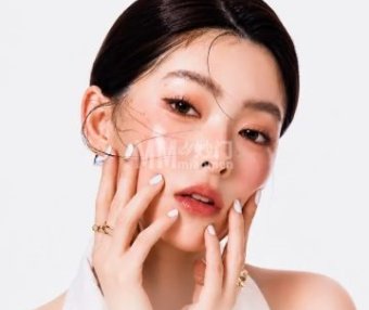 拾艺美妆造型工作室