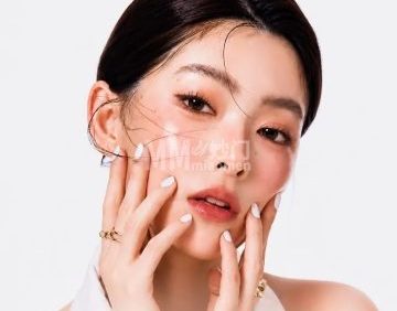 拾艺美妆造型工作室